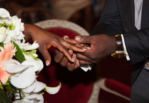 Un jeune homme sollicite un prêt de 10 millions de FCFA auprès de son beau-frère pour le mariage Un jeune homme sollicite un prêt de 10 millions de FCFA auprès de son beau-frère pour le mariage