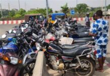Bénin : tout motocycliste pris en infraction pour excès de vitesse devra payer une amende de… Bénin : tout motocycliste pris en infraction pour excès de vitesse devra payer une amende de...