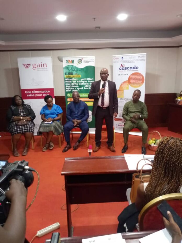 1ère édition des Journées Scientifiques d’Alimentation et de Nutrition : Le COMSTECH s'engage aux côtés de la SNB pour faire face aux défis actuels des systèmes alimentaires 1ère édition des Journées Scientifiques d’Alimentation et de Nutrition : Le COMSTECH s'engage aux côtés de la SNB pour faire face aux défis actuels des systèmes alimentaires