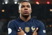 Kylian Mbappé fait une incroyable révélation : « Dans le football, il y a des choses que tu ne peux pas dire, parce que… » Kylian Mbappé fait une incroyable révélation : « Dans le football, il y a des choses que tu ne peux pas dire, parce que… »