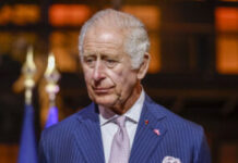 Le roi Charles III annoncé mort « par erreur » Le roi Charles III annoncé mort "par erreur"