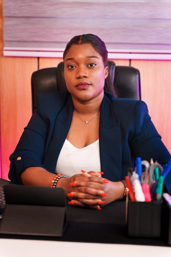 Elodie ADOSSOU : du Canada à Invest Fiesta au Bénin, le pari audacieux d’une entrepreneure qui refuse les limites Elodie ADOSSOU : du Canada à Invest Fiesta au Bénin, le pari audacieux d’une entrepreneure qui refuse les limites